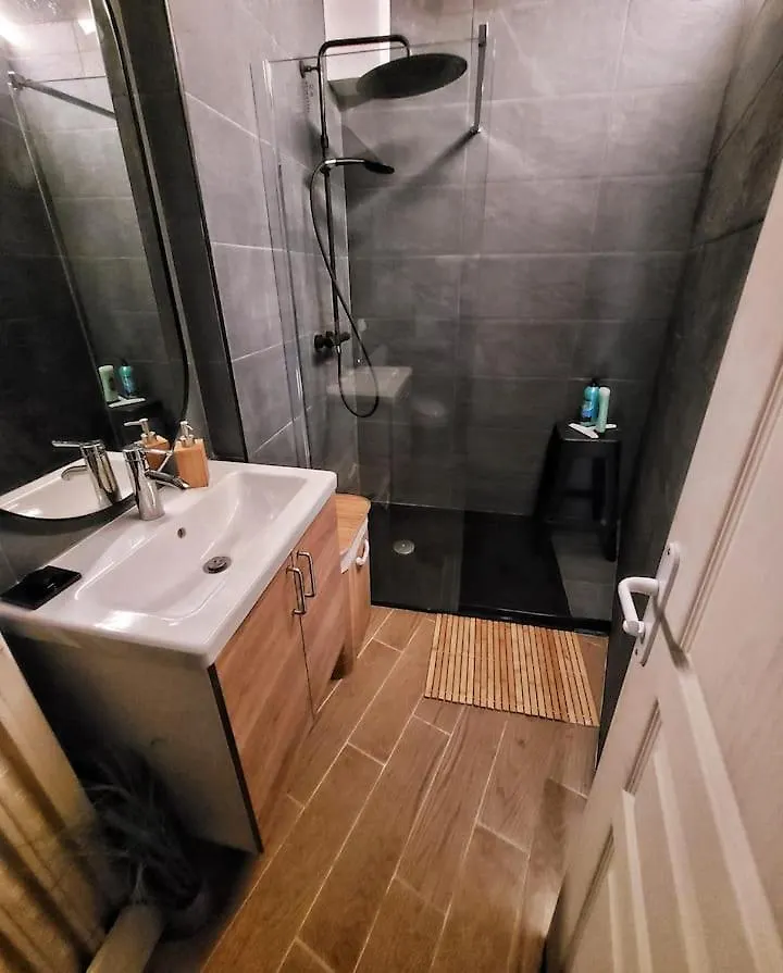 Parking Prive + Jardin + Clim Proche Plage & Resto Cagnes-sur-Mer 0*,  France